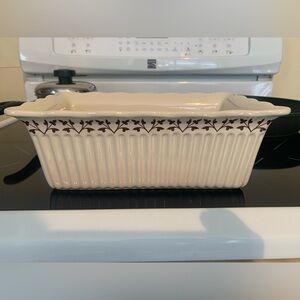 Paula Dean 9x5 scalloped, ribbed, fluted stoneware loaf casserole dish
